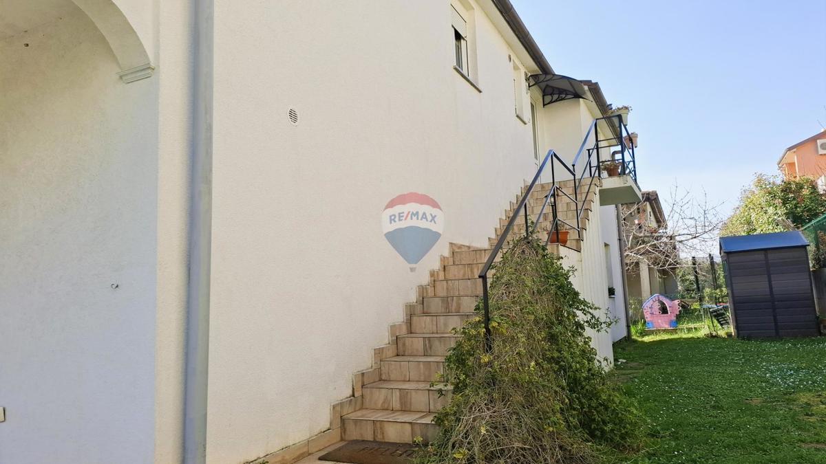 Novigrad, Dvosobno stanovanje s teraso in pogledom na morje, 34,48 m²