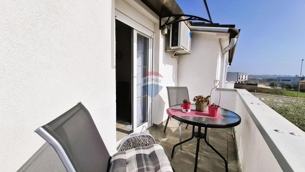 Novigrad, Dvosobno stanovanje s teraso in pogledom na morje, 34,48 m²