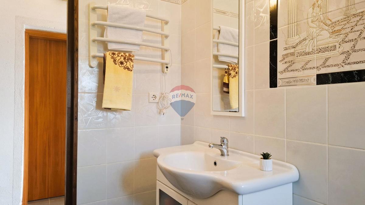 Novigrad, Dvosobno stanovanje s teraso in pogledom na morje, 34,48 m²