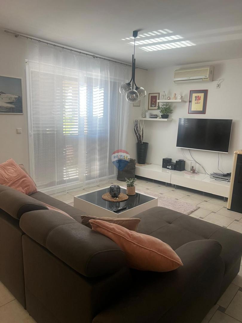 Stanovanje/Apartma Pinezići, Krk, 73m2