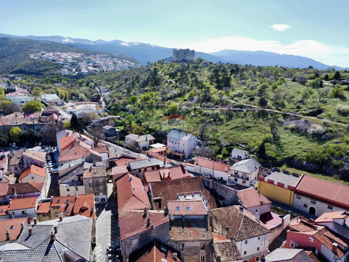 Senj, center – dvoetažno stanovanje v strogem centru mesta