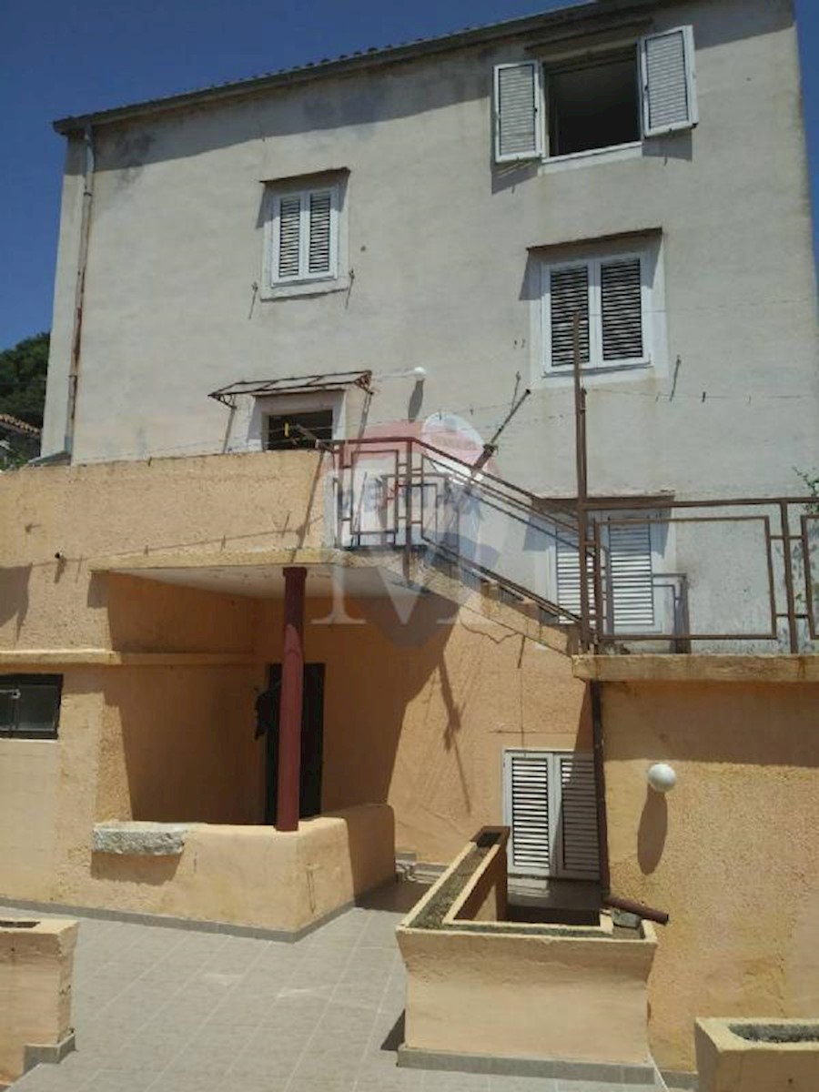 Mali Lošinj, Restaurant with apartment in the center in a TOP LOCATION!