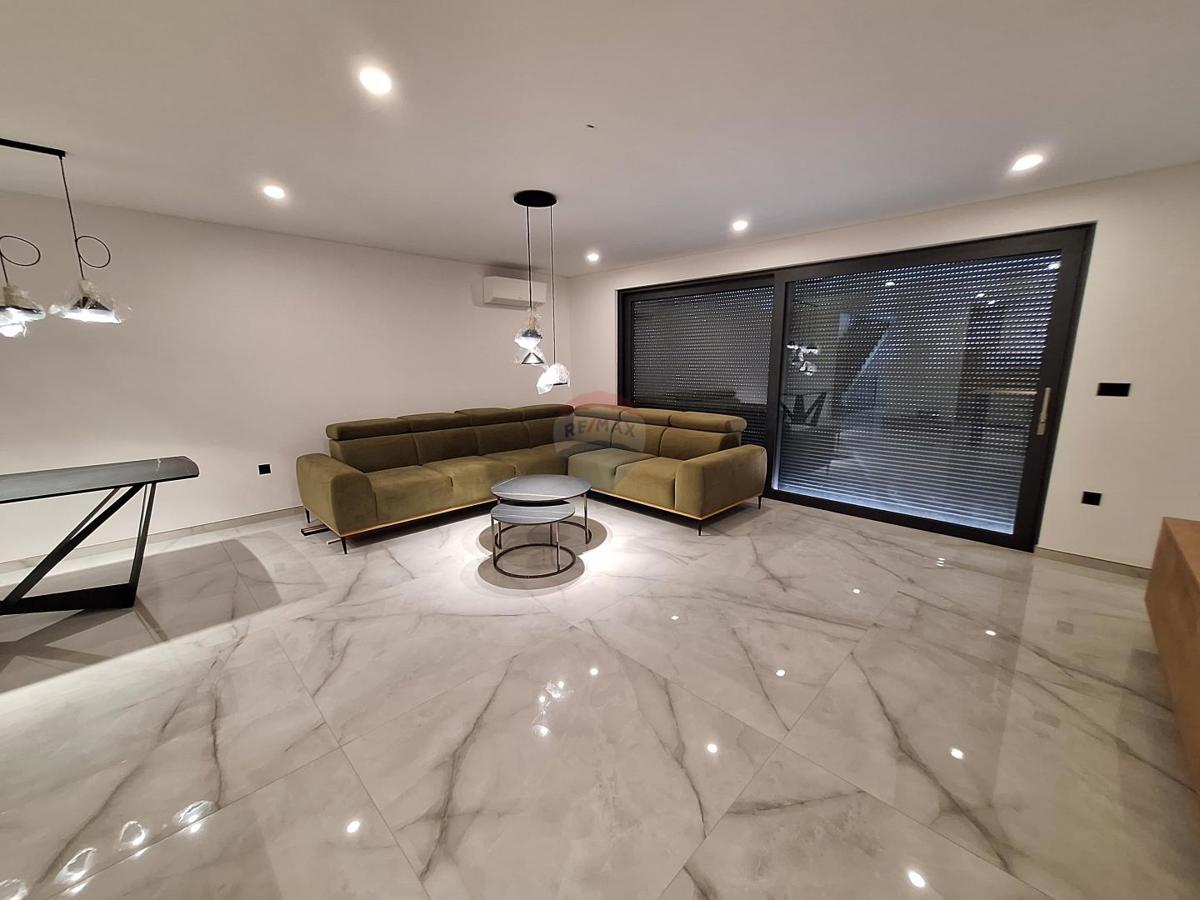 Stanovanje/Apartma Pobri, Opatija - Okolica, 168m2