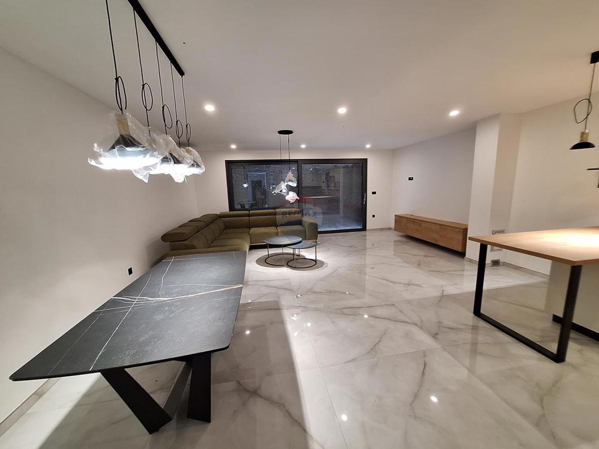 Stanovanje/Apartma Pobri, Opatija - Okolica, 168m2
