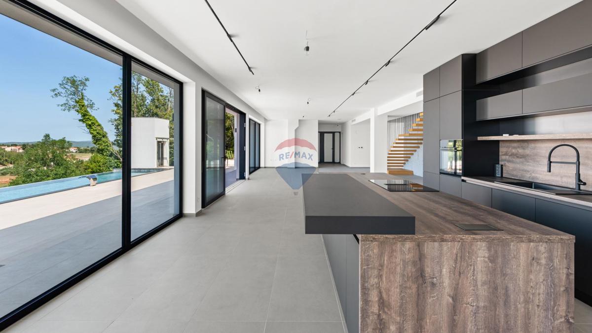 Hiša Vižinada, 419m2