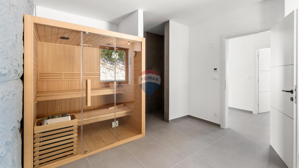 Hiša Vižinada, 419m2