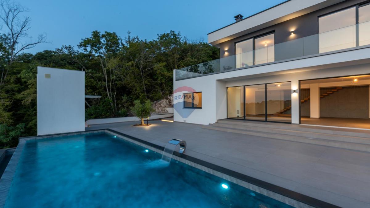 Hiša Vižinada, 419m2