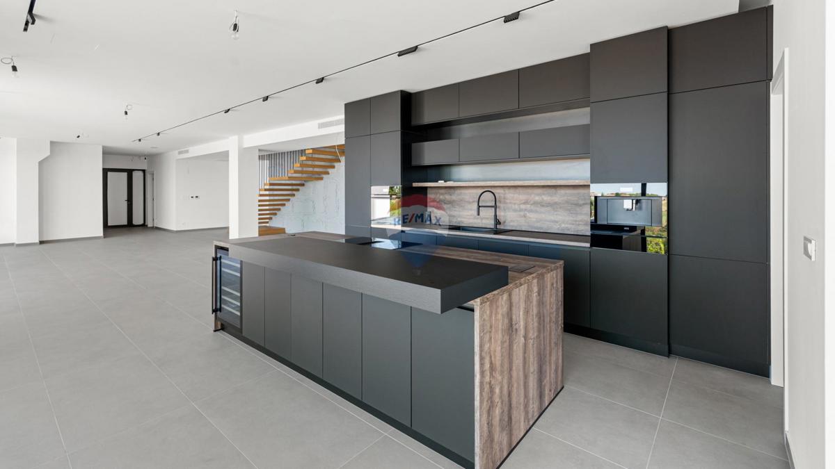 Hiša Vižinada, 419m2