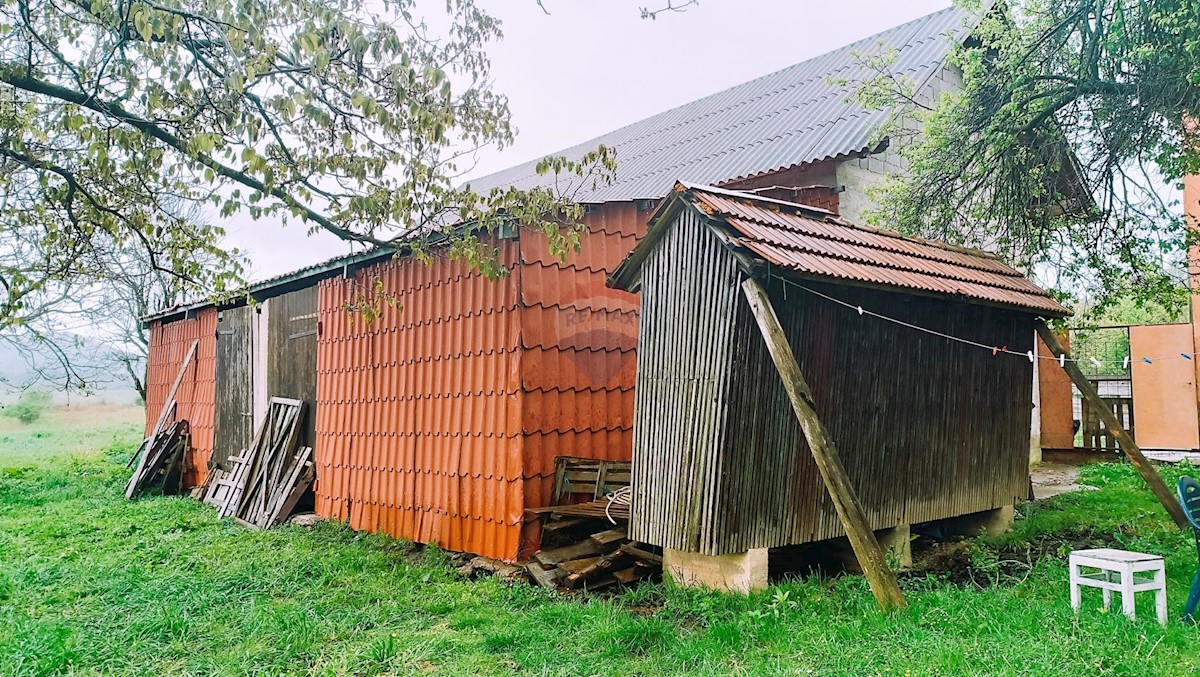 Hiša Pothum Plaščanski, Plaški, 208m2