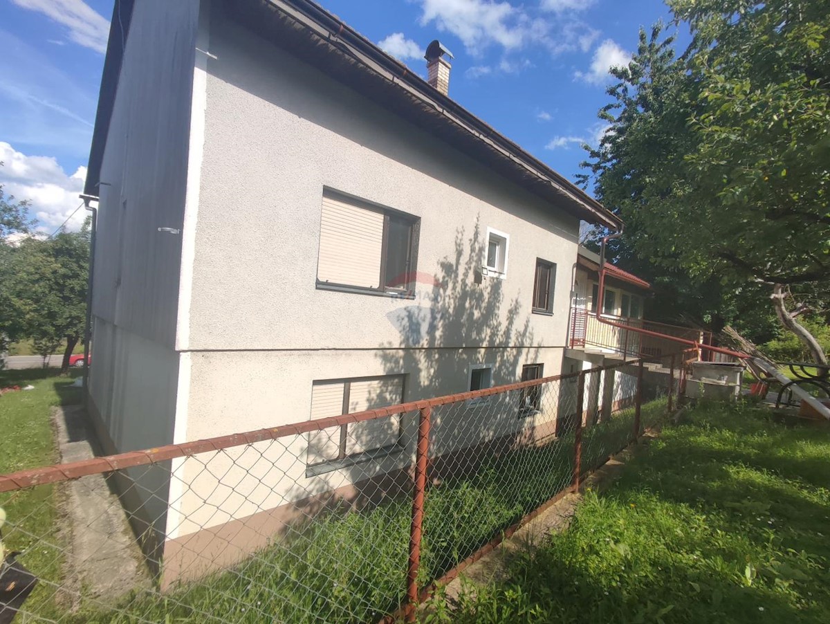 Hiša Nebljusi, Donji Lapac, 238m2
