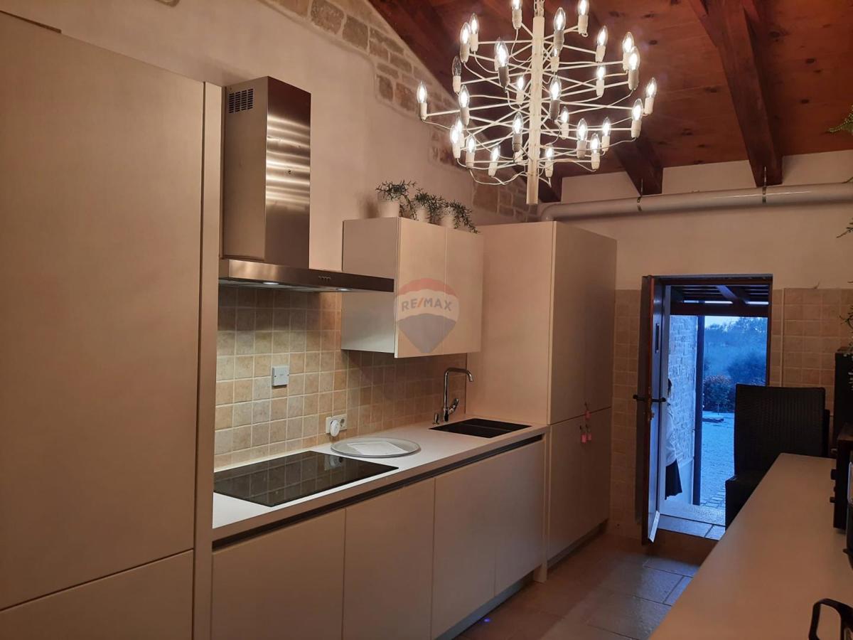 Hiša Labinci, Kaštelir-Labinci, 350m2