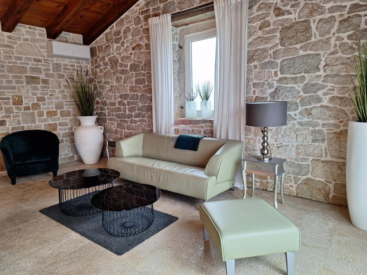 Hiša Labinci, Kaštelir-Labinci, 350m2