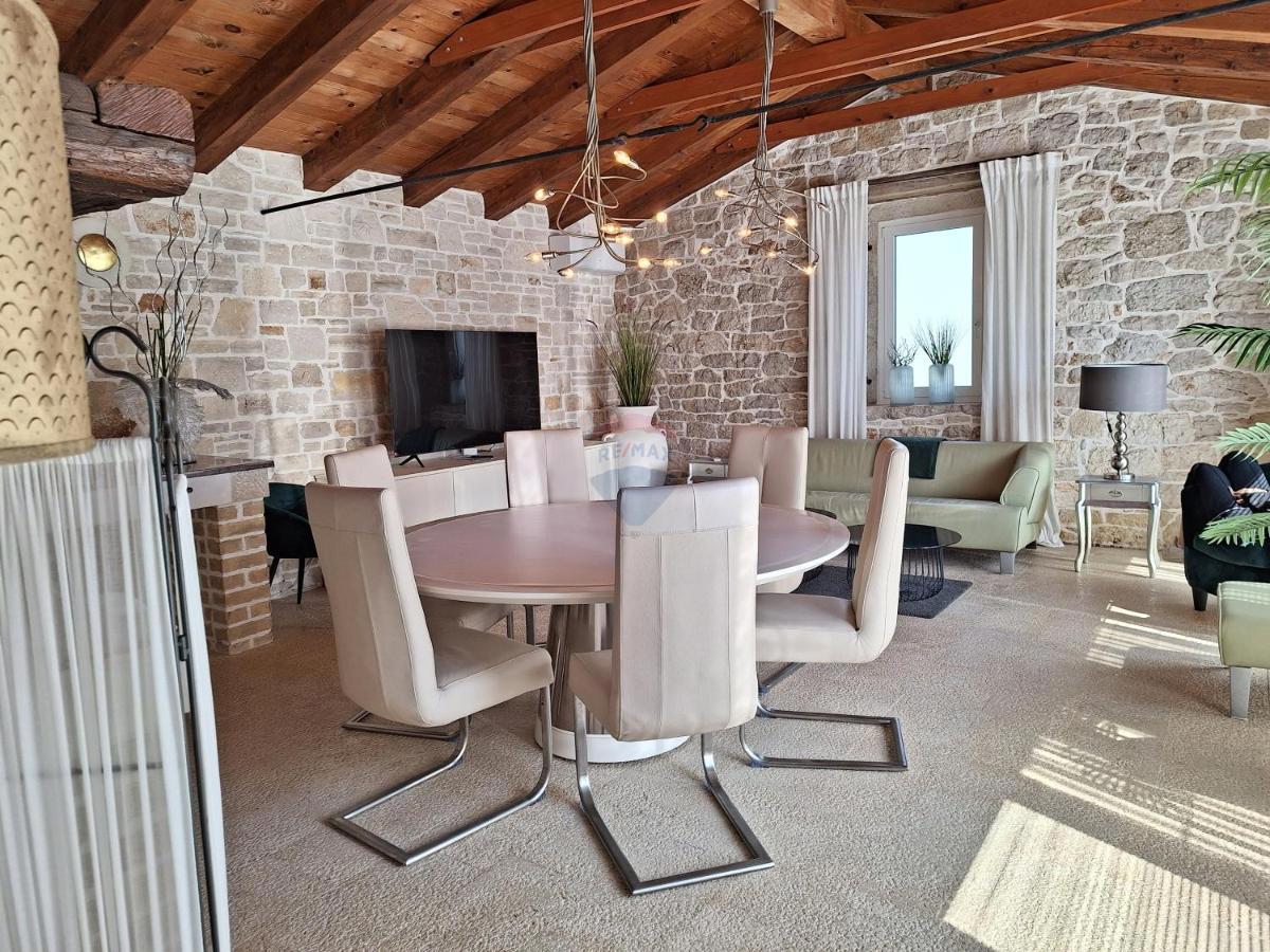 Hiša Labinci, Kaštelir-Labinci, 350m2