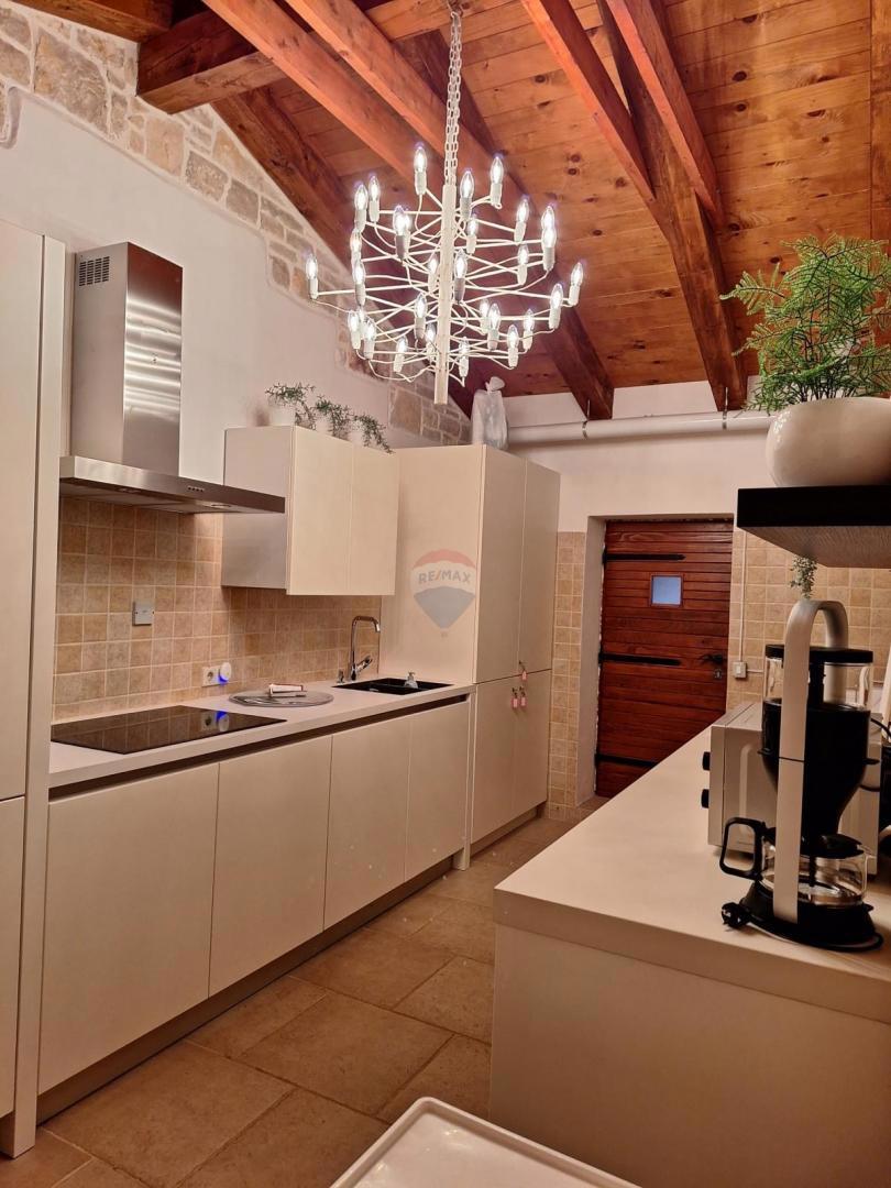Hiša Labinci, Kaštelir-Labinci, 350m2