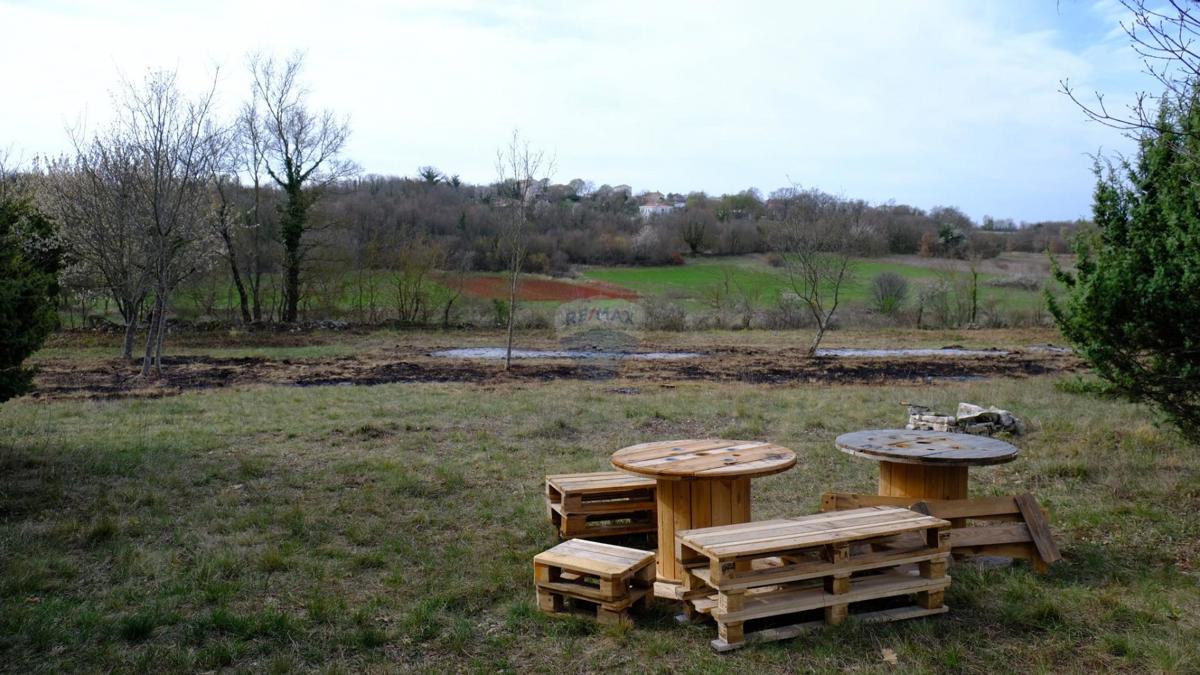 Stavbno zemljišče Barat, Kanfanar, 6.065m2