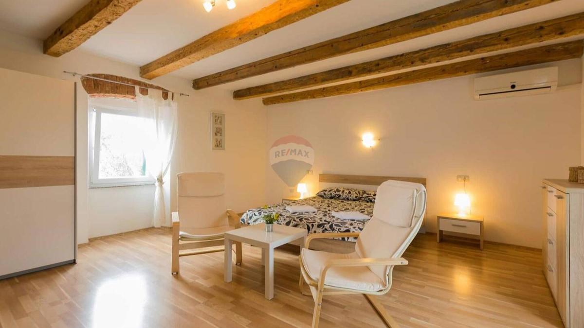 Hiša okolica Pule, Pula, 210m2