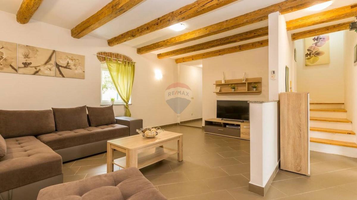 Hiša okolica Pule, Pula, 210m2