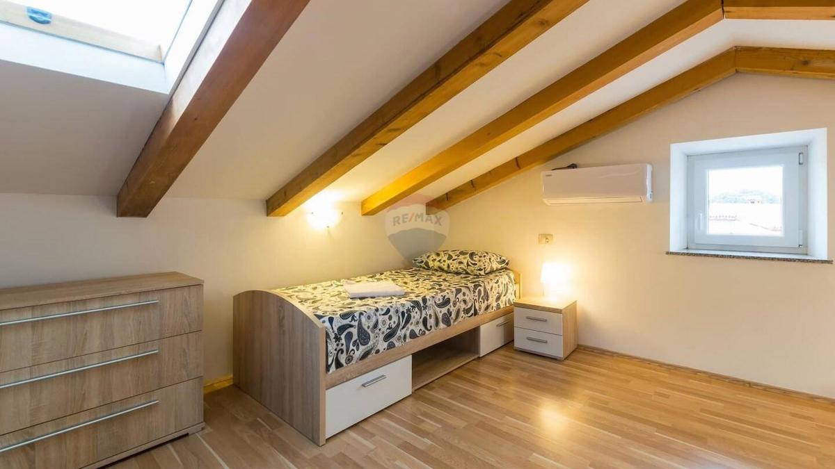 Hiša okolica Pule, Pula, 210m2