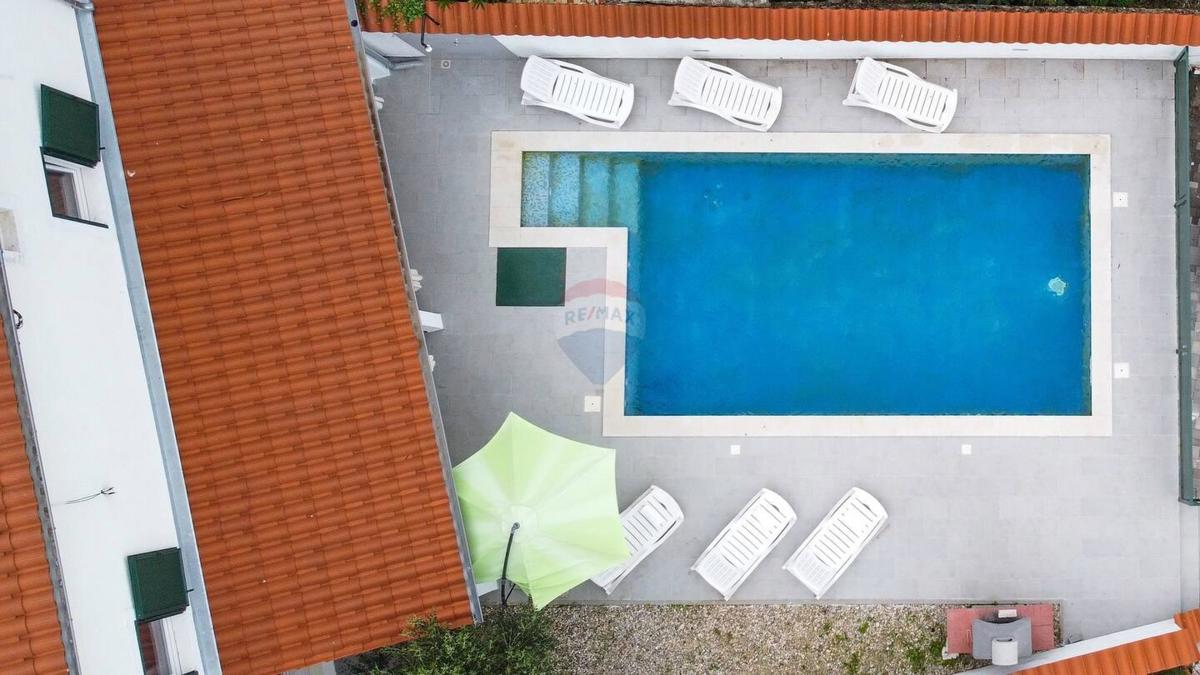 Hiša okolica Pule, Pula, 210m2