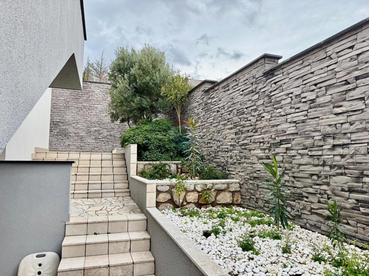 Hiša Klenovica, Novi Vinodolski, 200m2