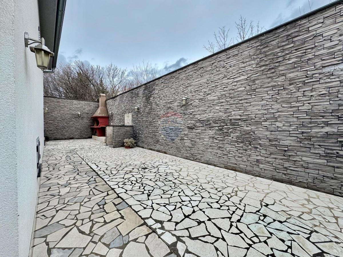 Hiša Klenovica, Novi Vinodolski, 200m2