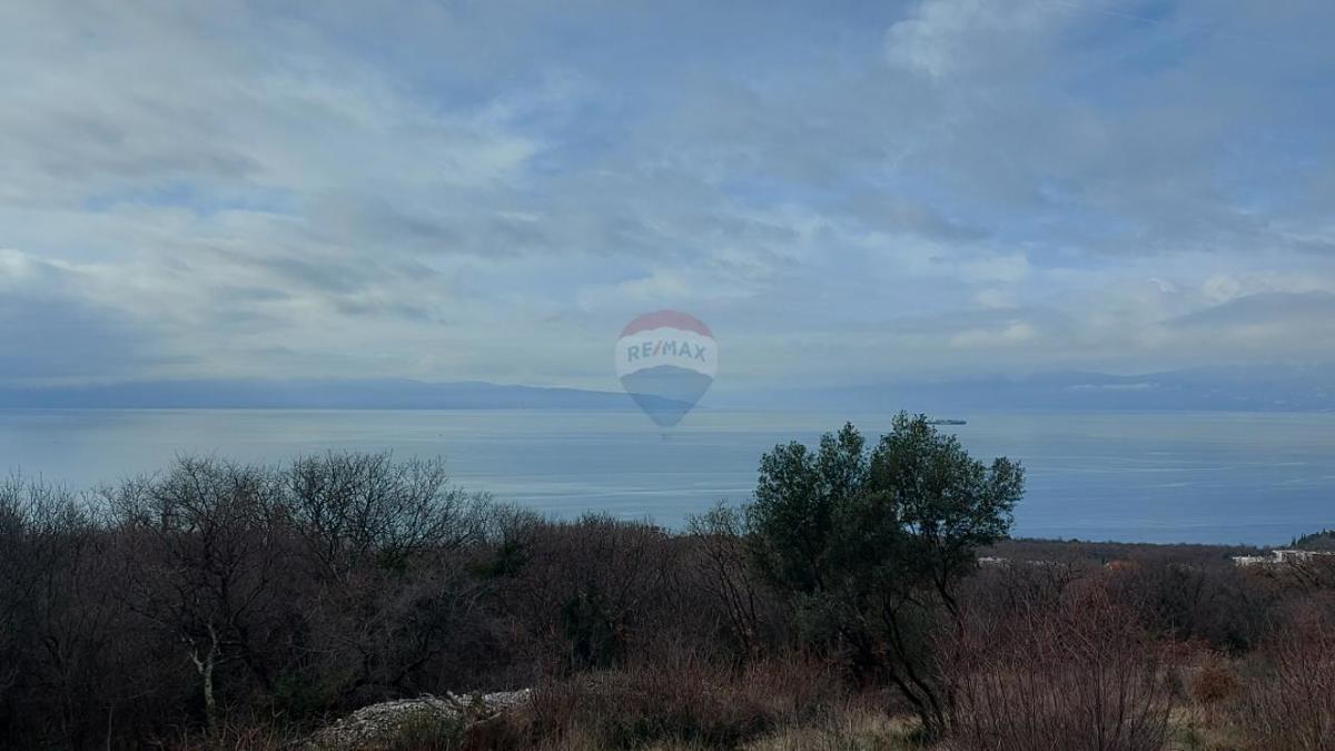 Stavbno zemljišče Rožmanići, Kostrena, 1.651m2