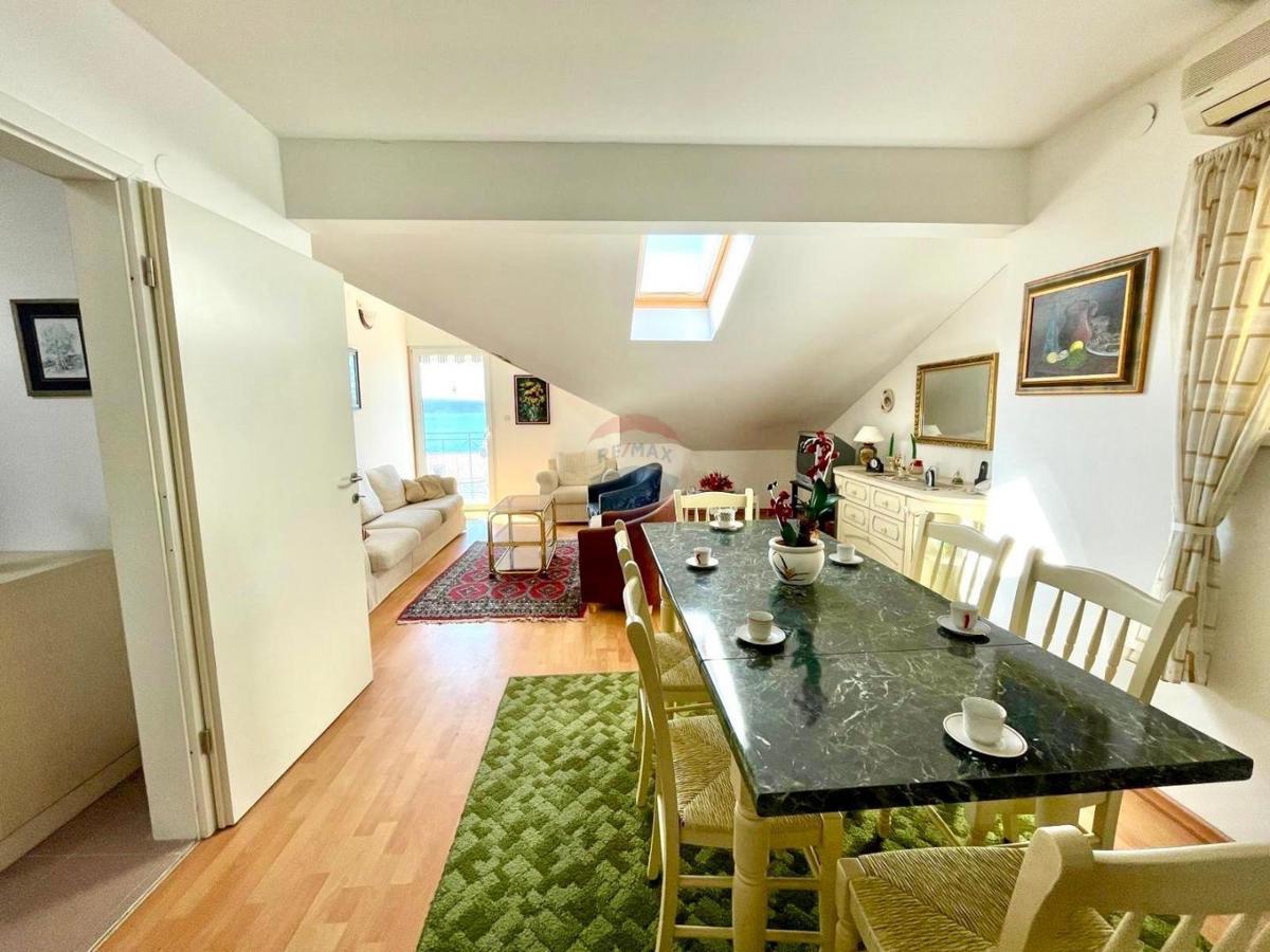 Crikvenica, Center – Dvosobno Stanovanje Le 100m Od Morja