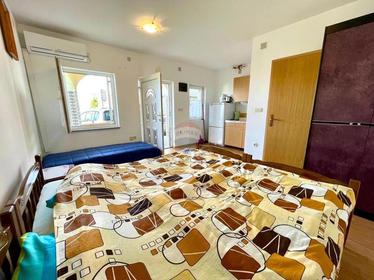 Novi Vinodolski – hiša s 4 apartmaji