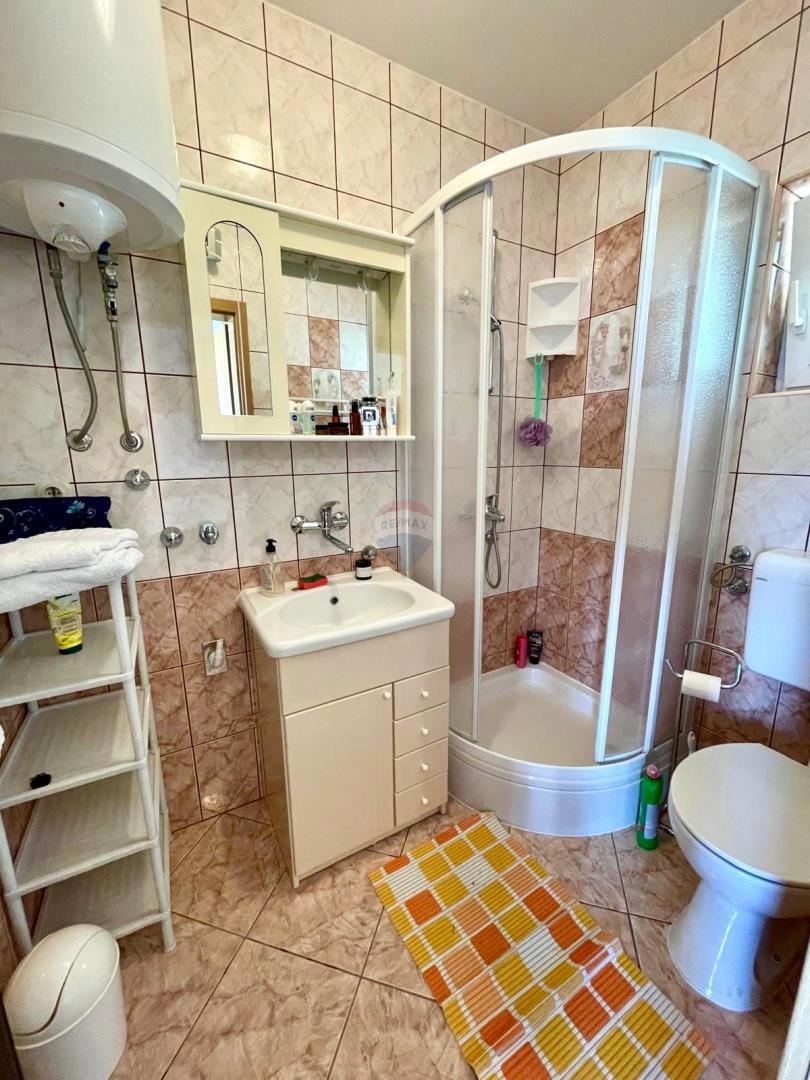 Novi Vinodolski – hiša s 4 apartmaji