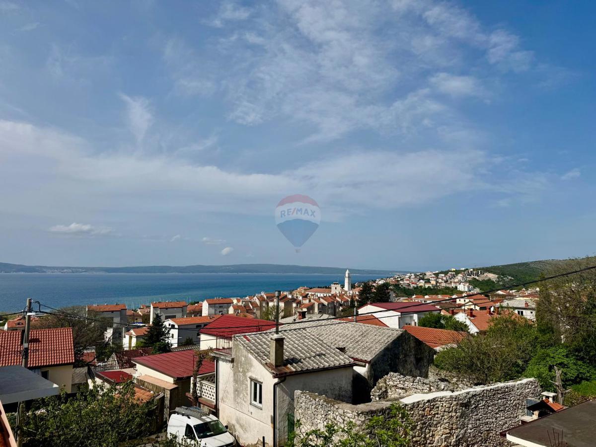 Novi Vinodolski – hiša s 4 apartmaji
