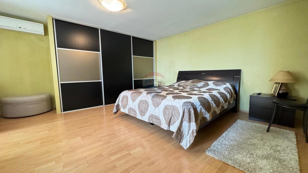 Hiša Kostrena Sveta Barbara, Kostrena, 93m2