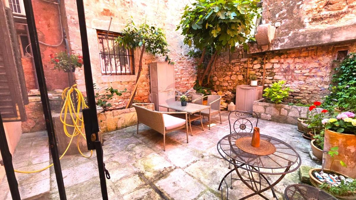 Hiša Rovinj, 130m2