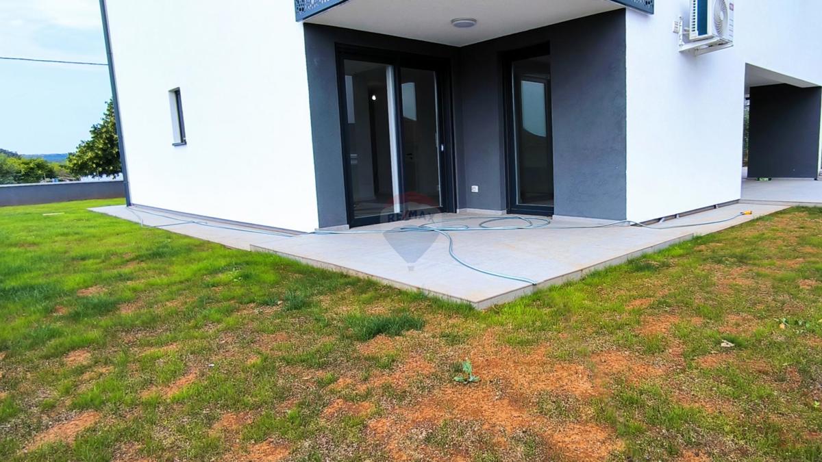 Istra, Valbandon – dvosobno stanovanje z vrtom, novogradnja