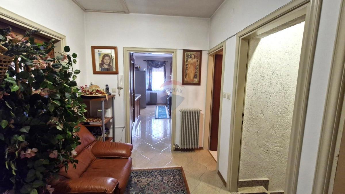 Hiša Zarečje, Pazin - Okolica, 200m2