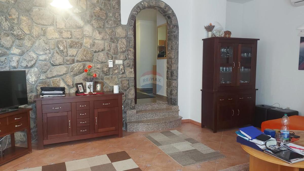 Hiša Pobri, Opatija - Okolica, 221m2
