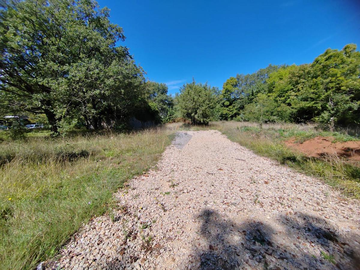 Stavbno zemljišče Milohnići, Krk, 528m2