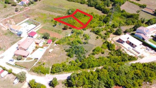 Stavbno zemljišče Šorići, Kanfanar, 783m2