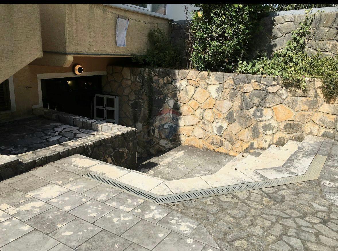 Poslovni prostori Crikvenica, 150m2