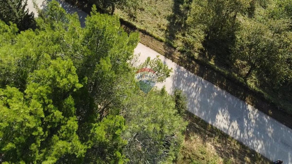 Stavbno zemljišče Mugeba, Poreč, 1.290m2