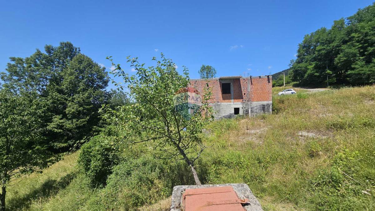 Hiša Vrbovsko, 1.000m2