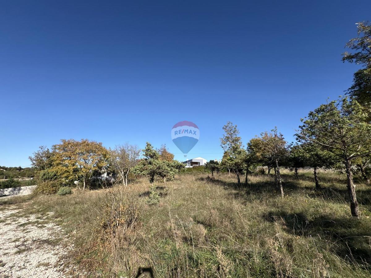 Stavbno zemljišče Rebići, Barban, 1.071m2