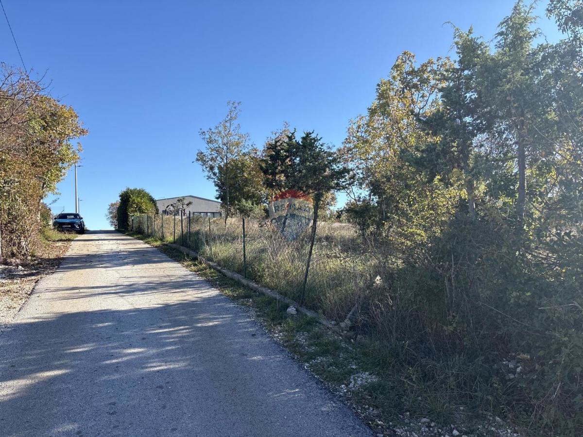 Stavbno zemljišče Rebići, Barban, 1.071m2