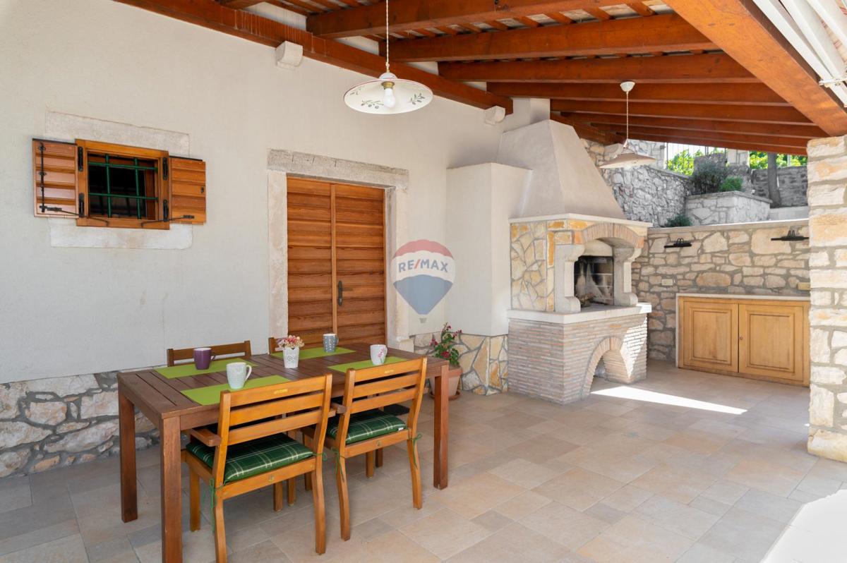 Hiša Nedešćina, Sveta Nedelja, 350,88m2