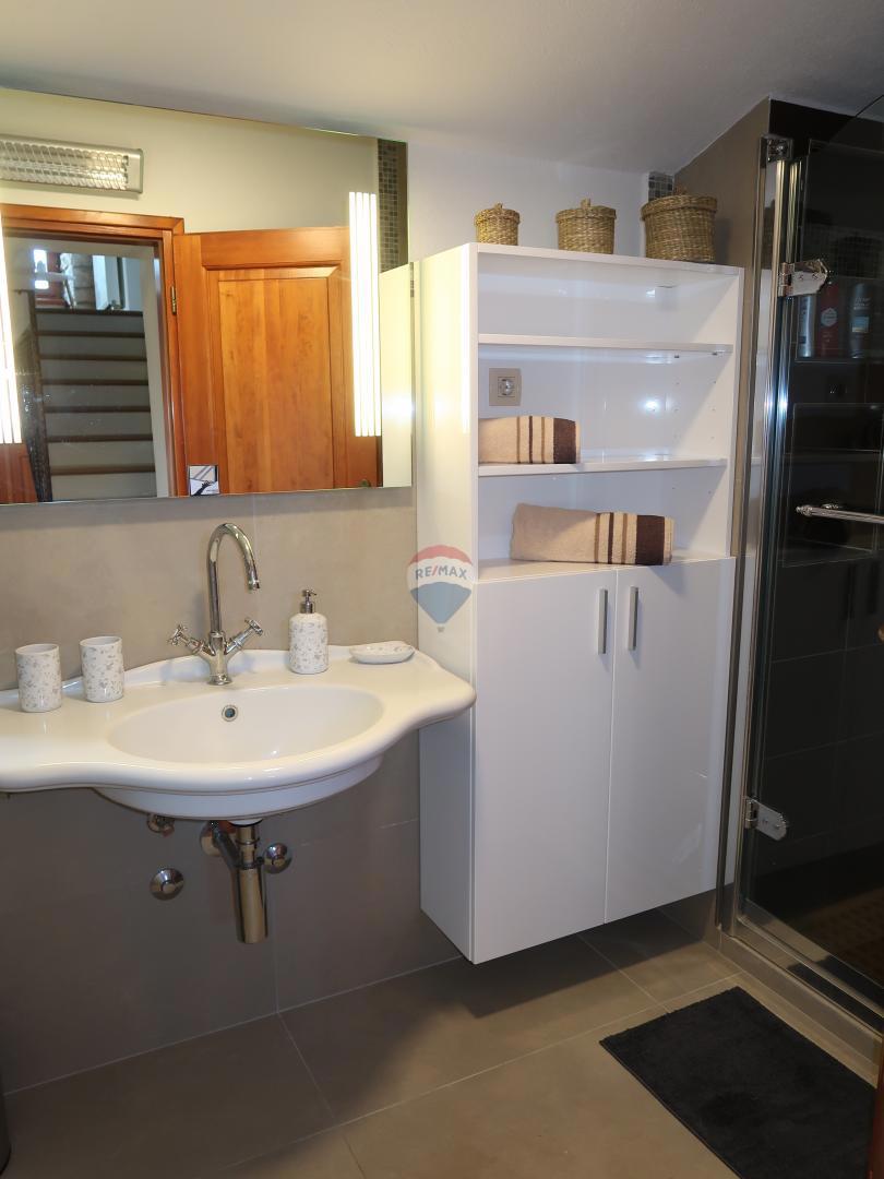 Hiša Nedešćina, Sveta Nedelja, 350,88m2