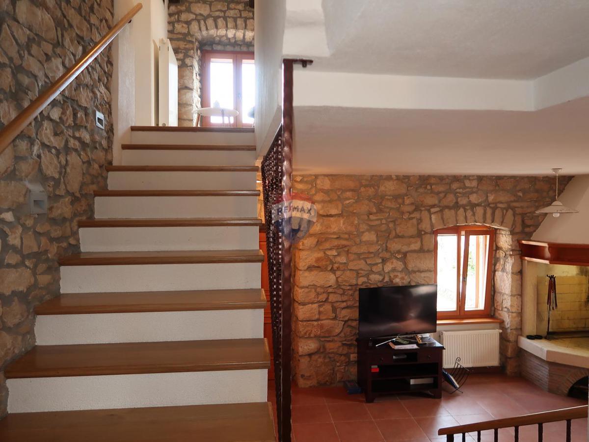 Hiša Nedešćina, Sveta Nedelja, 350,88m2