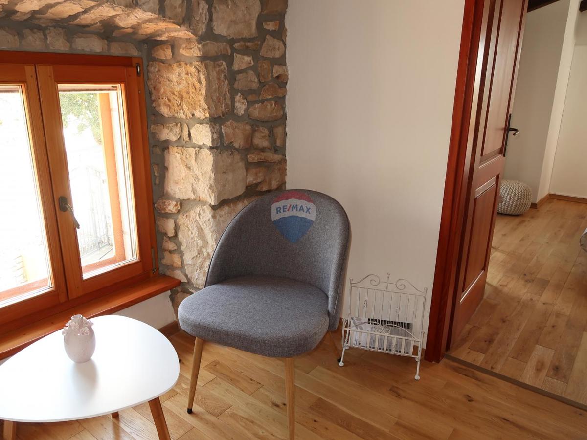 Hiša Nedešćina, Sveta Nedelja, 350,88m2