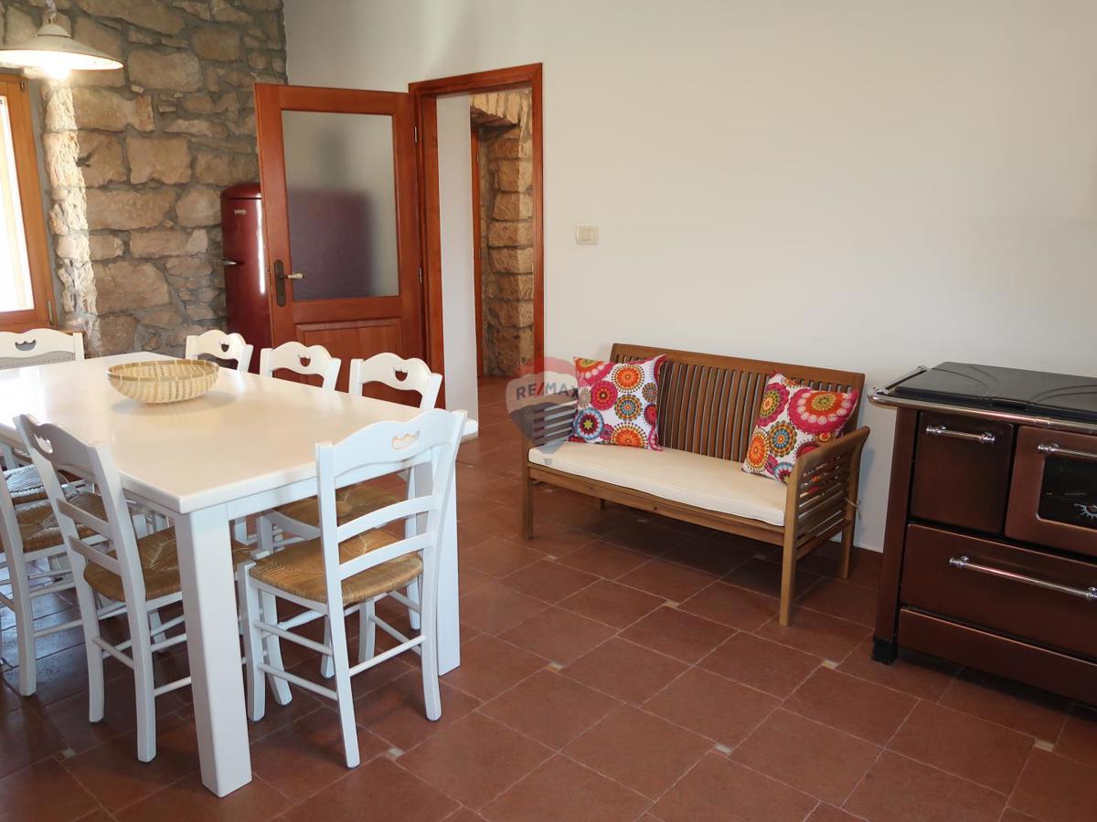 Hiša Nedešćina, Sveta Nedelja, 350,88m2