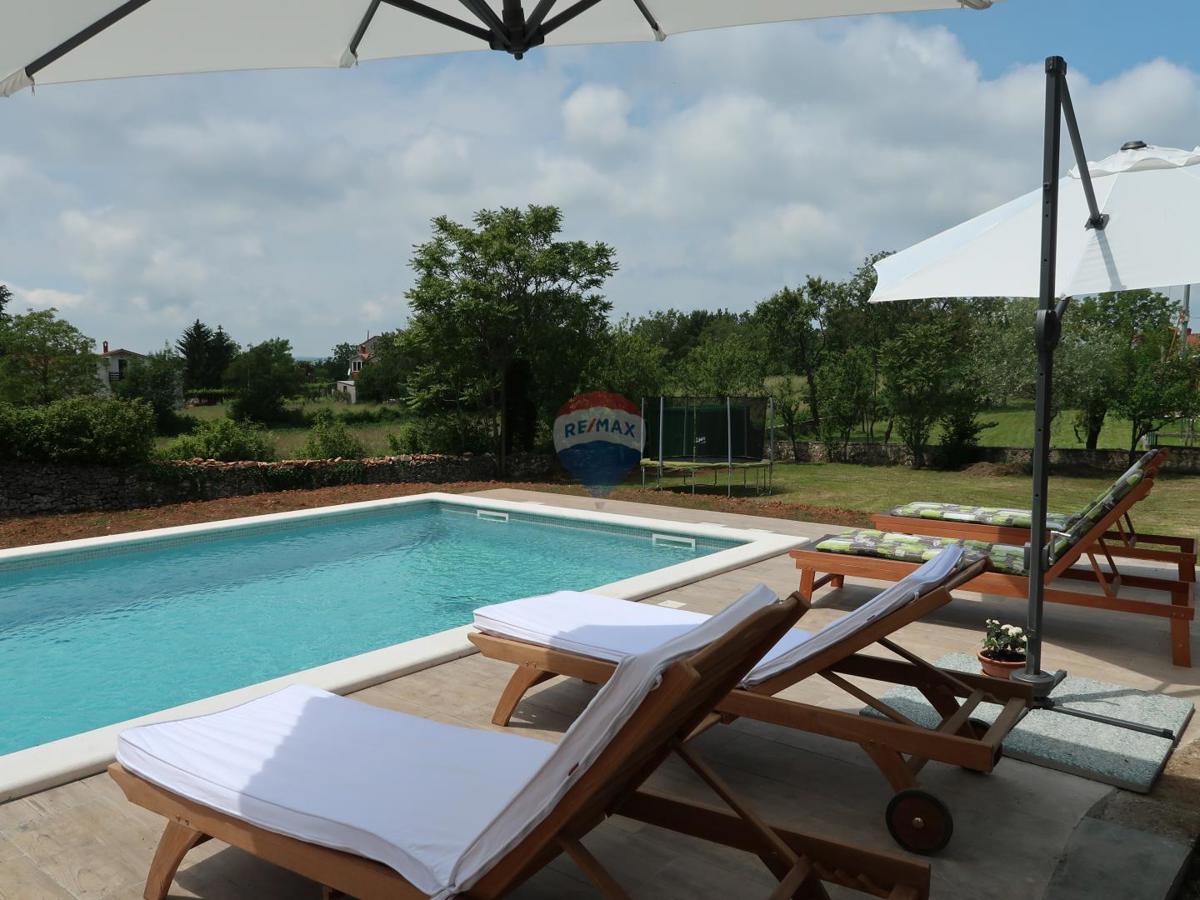 Hiša Nedešćina, Sveta Nedelja, 350,88m2