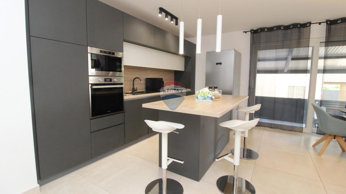 Stanovanje/Apartma Novigrad, 66m2