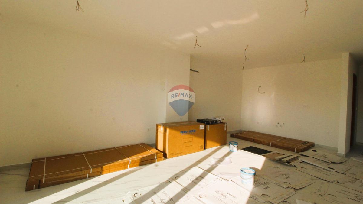 Dvosobno stanovanje s teraso in pogledom na morje – Novigrad